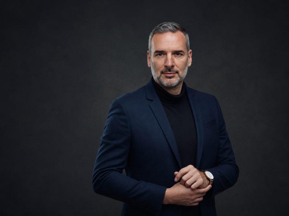 Akona expands European sales team