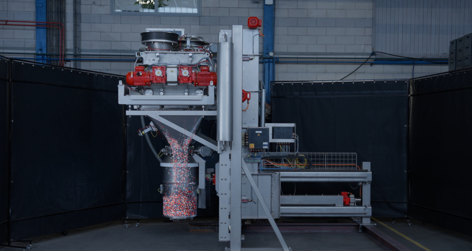 Dinnissen Introduces Space-Saving Pegasus Moving Mixer for Food and Chemical Sectors