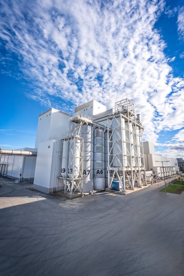Enhancing flexibility in pet food production