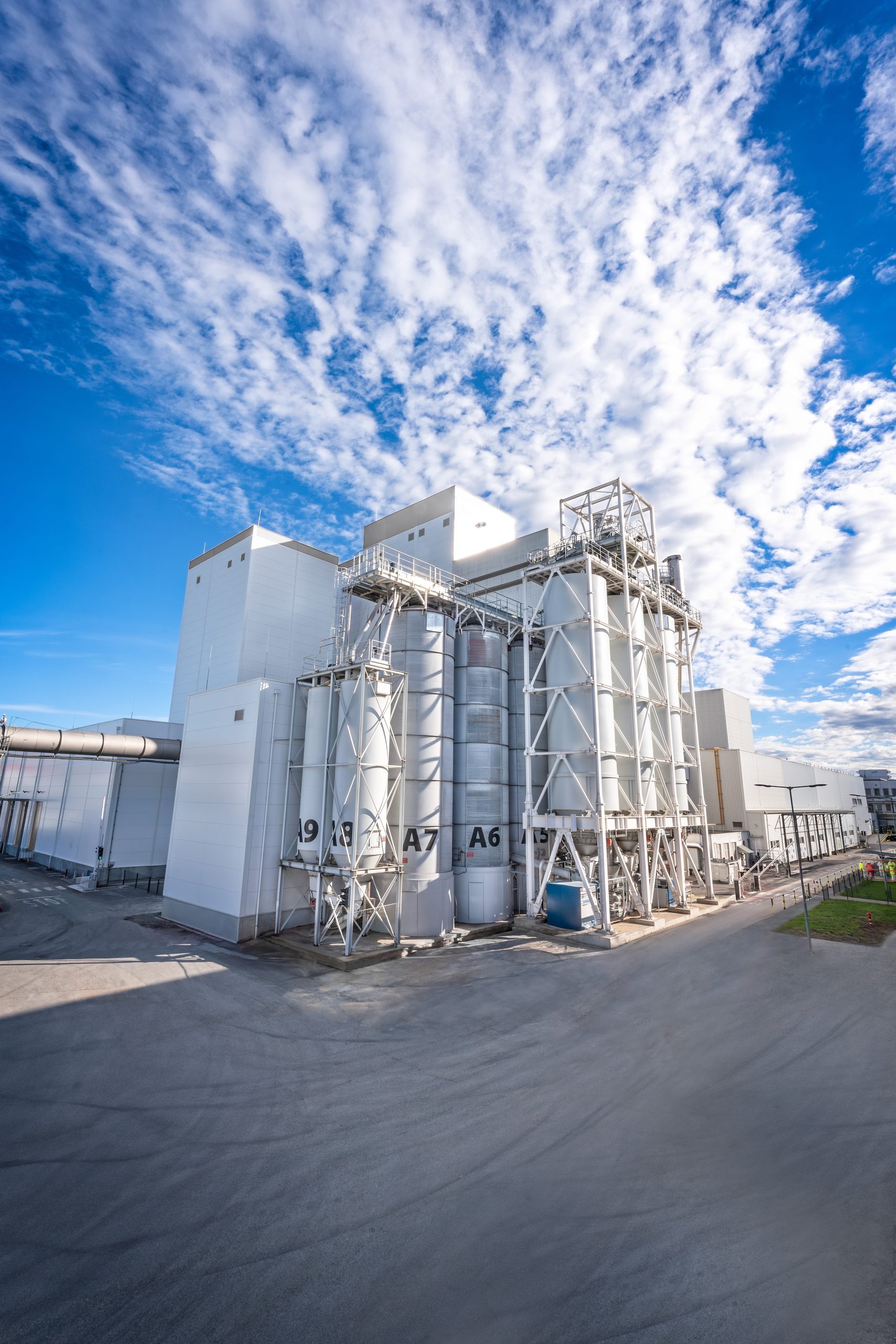 Enhancing flexibility in pet food production