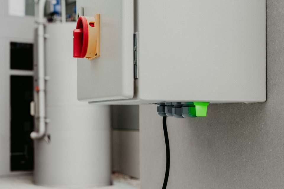 Signal light for hazardous environments